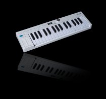 32-Key Slim Portable USB Controller & Sequencer