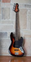 J-Style 4-String Electric Bass with Gigbag and Strap, 3-Tone Sunburst