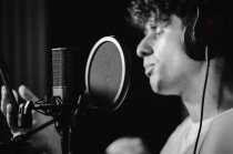 Multi-Pattern Large-Diaphragm Condenser Microphone